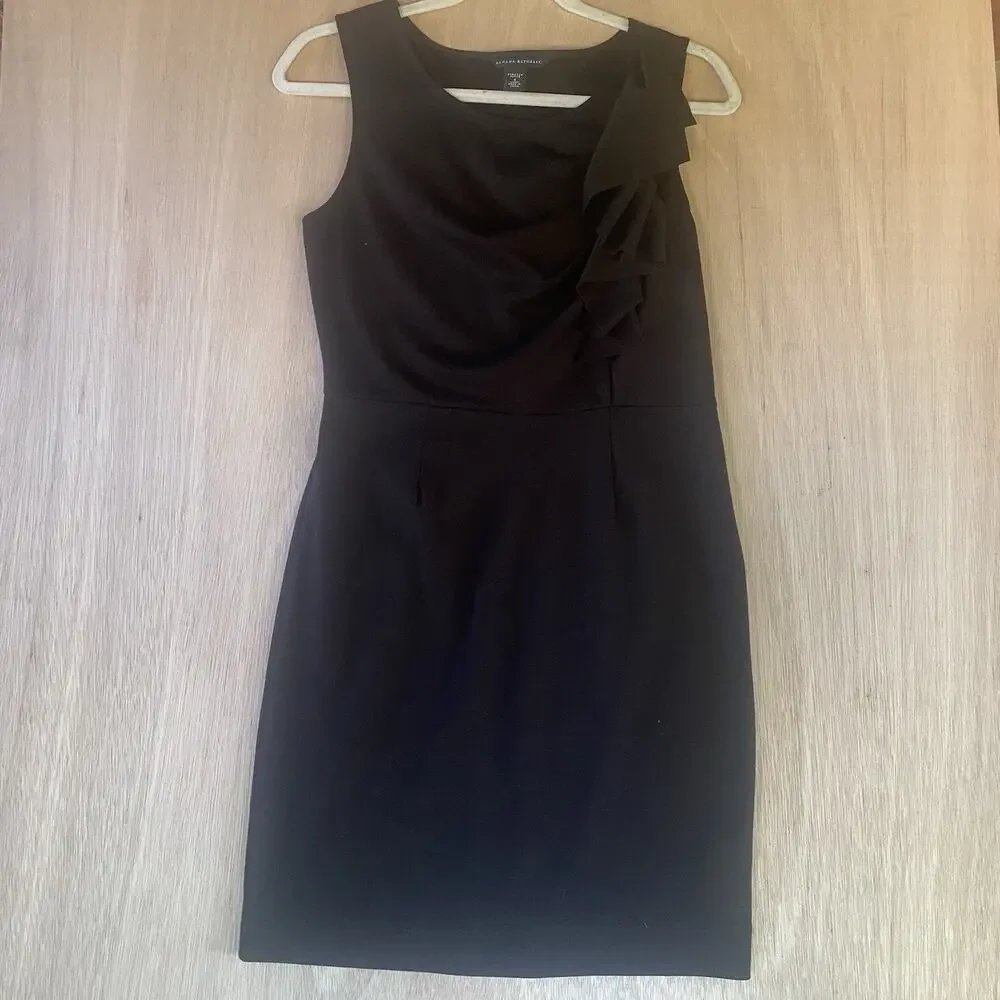Banana Republic Women's Black Stretch Ruffle Front Dress Size Petite 4
